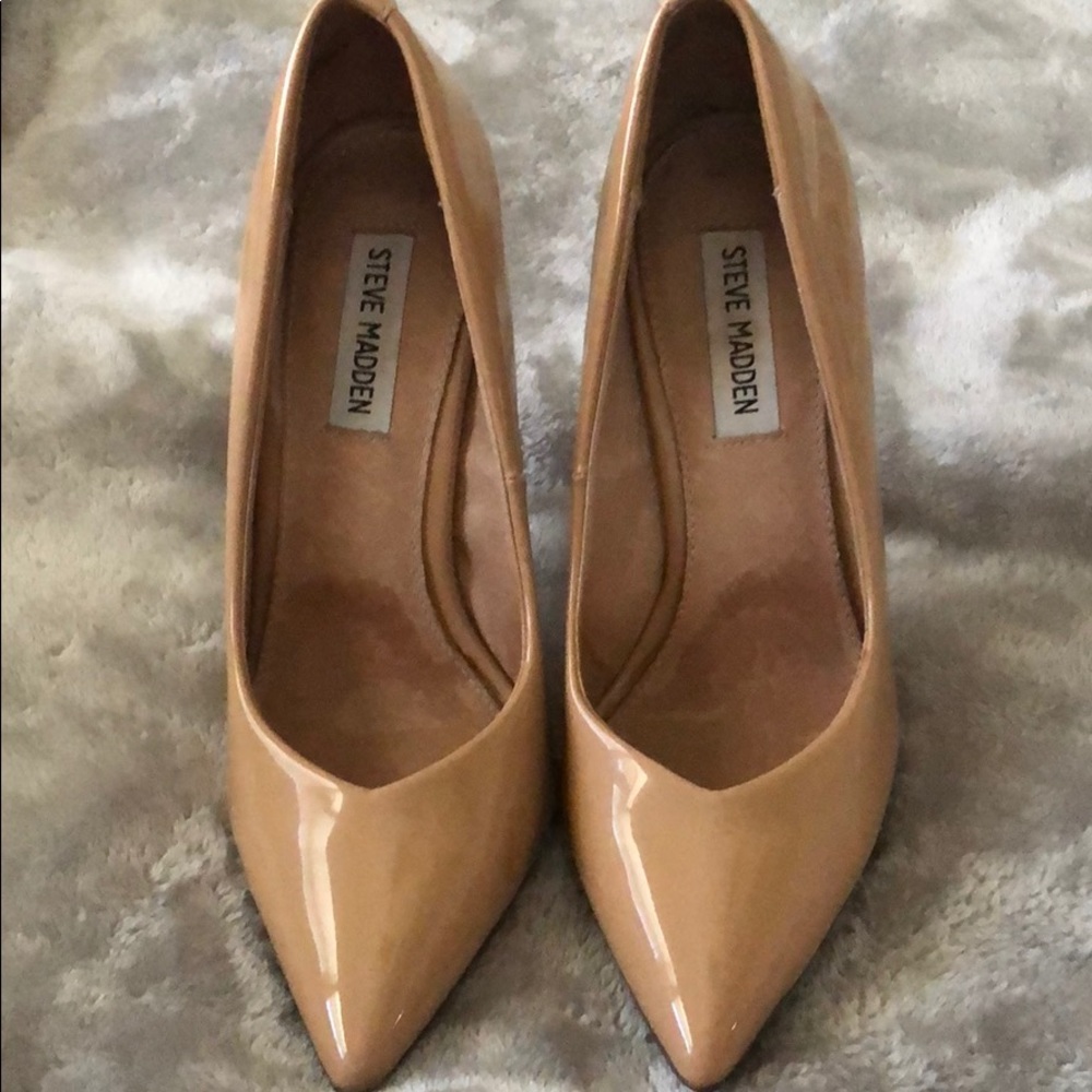 Steve Madden Wicket Nude Patent Leather no scuffs!